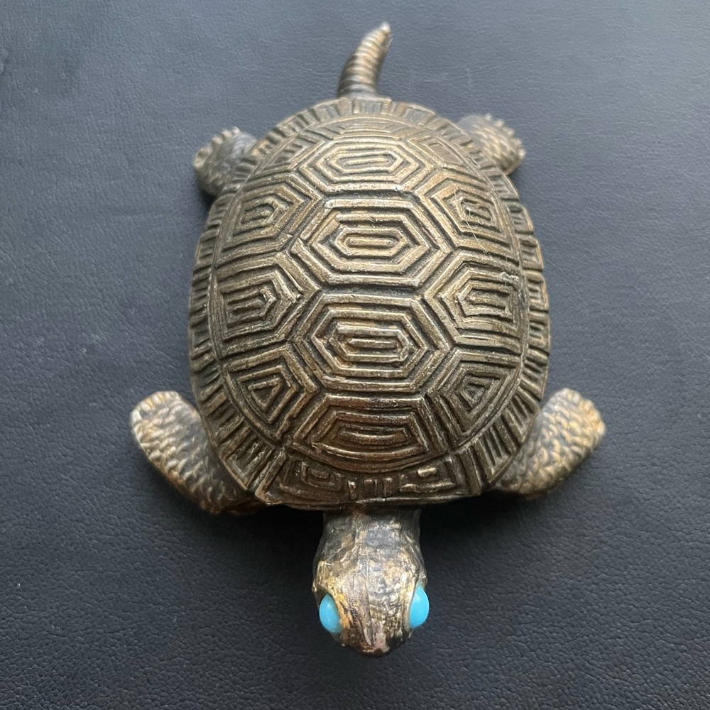 Vintage Holiday Fair Co. 1971 Brass Turtle w/ Turquoise Eyes Figurine.